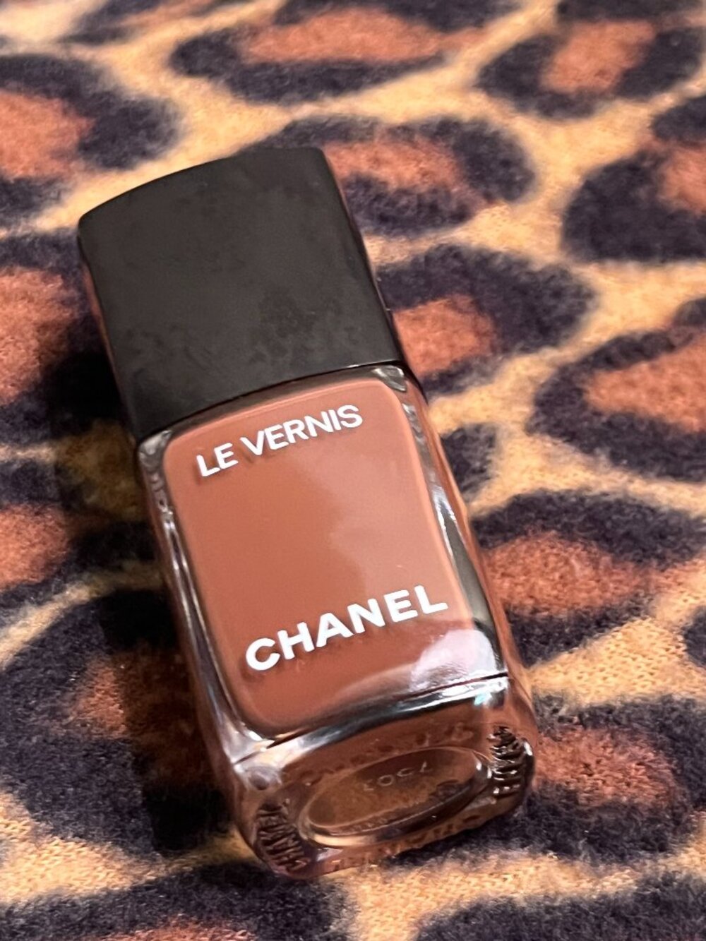 NEW Chanel Le Vernis Longwear Nail Colour in the shade 957 Impulsion